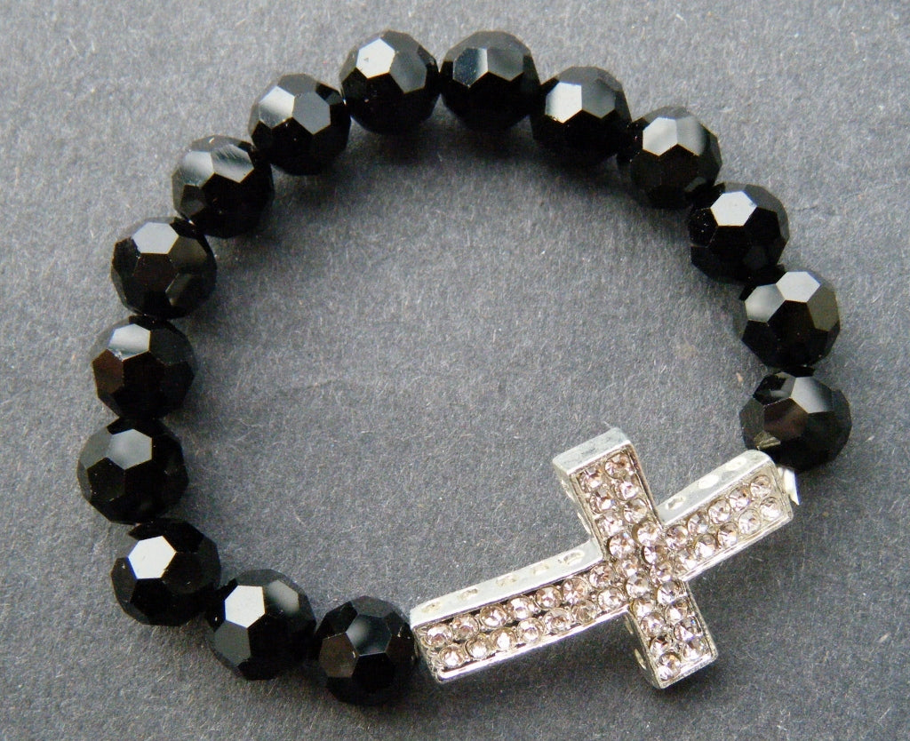 BRACELET DE MODE EXTENSIBLE AVEC PERLES DE CRISTAL NOIR ET STRASS CROIX RELIGIEUSE