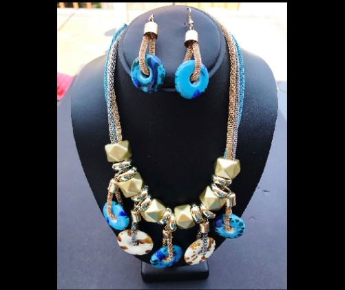 Pendientes Llamativos Con Forma De Bobina Atrevida En Tonos Azules, Dorados Y Plateados De Moda De 3 Hilos