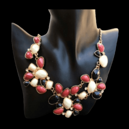 Cluster de bijoux à la mode, belle chaîne, collier, boucles d'oreilles, pendentif