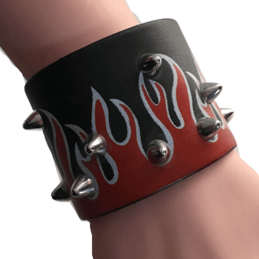 Leather cuff/wristband/bracelet goth/punk/skater/emo